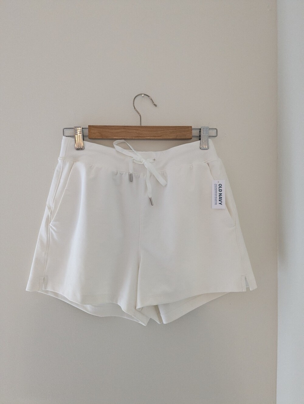 NWT High-Waisted PowerSoft Shorts 3-inch inseam - Picture 3 of 5